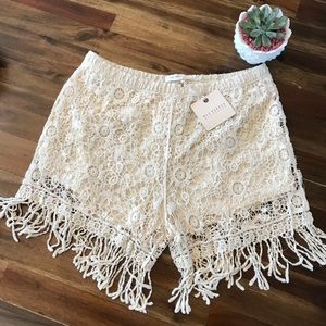 🆕 Blue Pepper ivory crochet fringe boho shorts